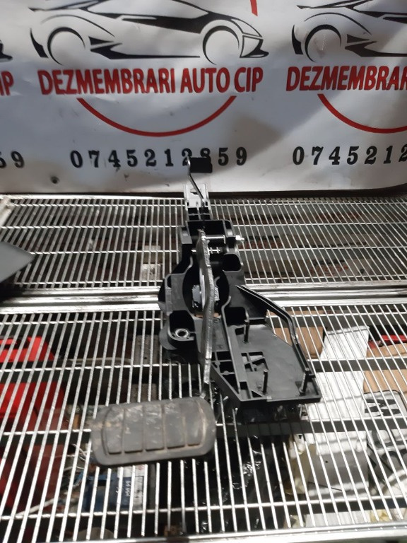Pedala frana Peugeot 5008 2022 cod 9837001680