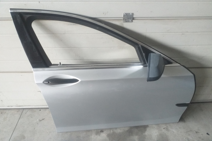 Perie exterior geam usa fata dreapta Perie geam dreapta fata crom seria 7 F01 BMW Seria 7 F01/F02 [2008 - 2012] Sedan 730Ld AT (245 hp)