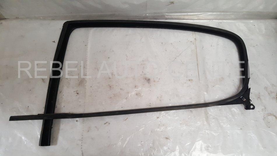 Perie Geam Usa Spate Stanga (exterior) Peugeot 407 (2003-2010), Berlina