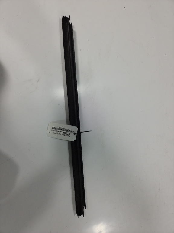 Perie interior geam usa dreapta spate Volkswagen Passat B7 Variant 2.0 Tdi an 2013 cod piesa 3AF839472A