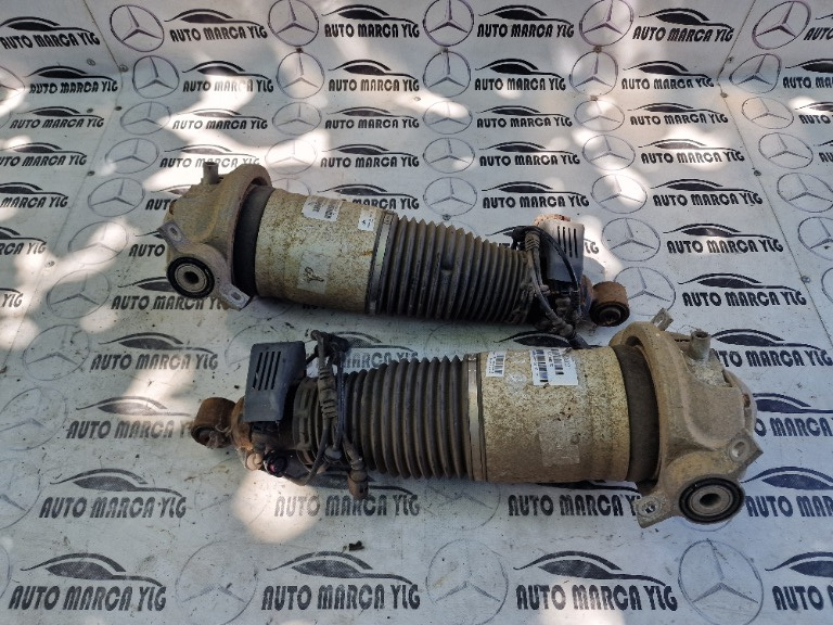 Perna aer stanga spate Vw touareg 7L cod 7L8616019C