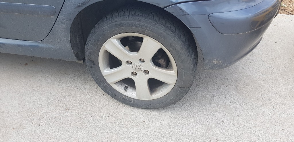 Peugeot 307 din 2005, motor 1.6 benzina 
