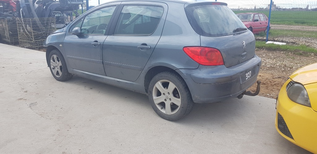 Peugeot 307 din 2005, motor 1.6 benzina 