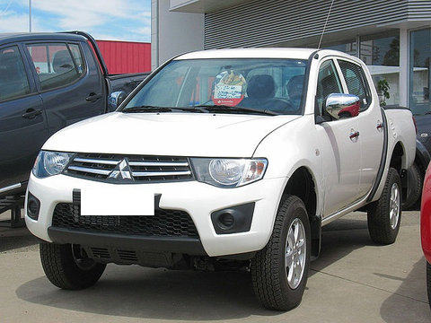 Piese din dezmembrari Mitsubishi L200 2.5 2010