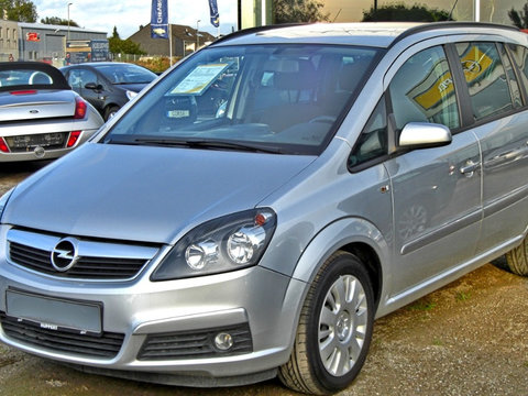 Piese din dezmembrari Opel Zafira B 1.9 2008