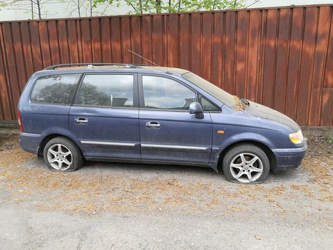 Piese Hyundai trajet 2.0 16v benzina 2003