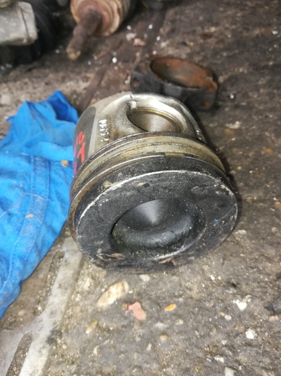 Piston complet Renault Laguna, trafic, koleos, scenic motor 2.0dci