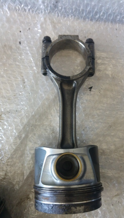 Piston cu biela Audi A4 B7 2.0 tdi