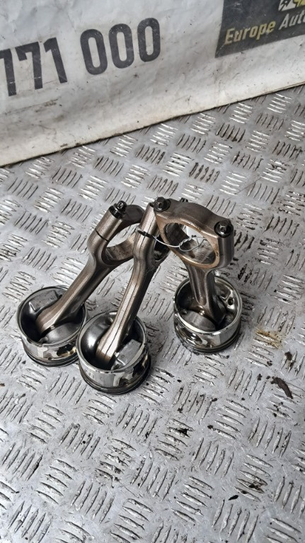 Piston cu biela Citroen C4 B7 1.6 HDI cod motor 9HR / DV6C transmisie manuala an 2012