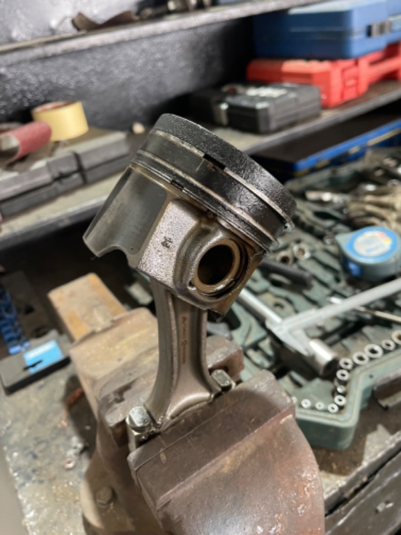 Piston cu biela Ford Kuga 2 2015-2018 2.
