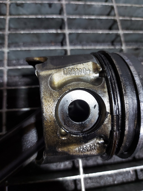 Piston Ford Kuga 2.0 TDCI 2008 - 2012 10