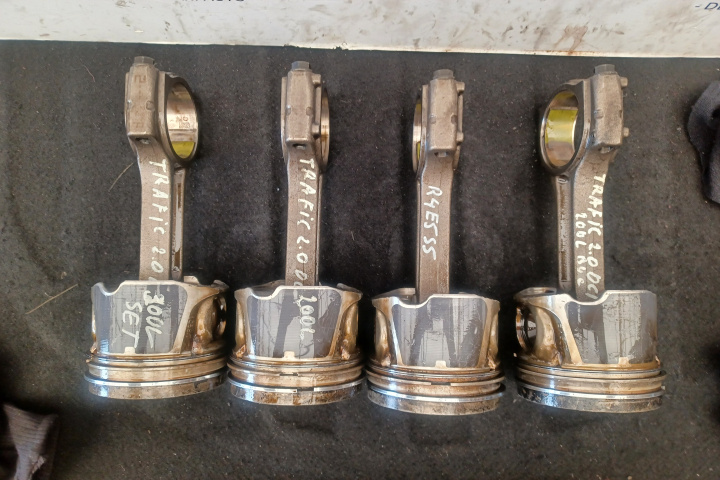 Piston motor 2.0 D 2.0 D Renault Trafic 2 [facelift] [2006 - 2015] Minivan 2.0 MT L1H1 (9 places) (116 hp)