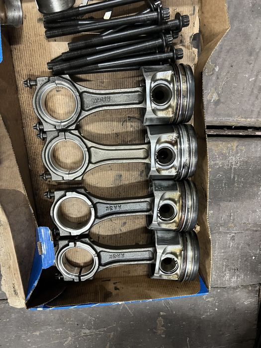 Piston motor Mazda 3,6,CX7,2,2 diesel cod R2AA