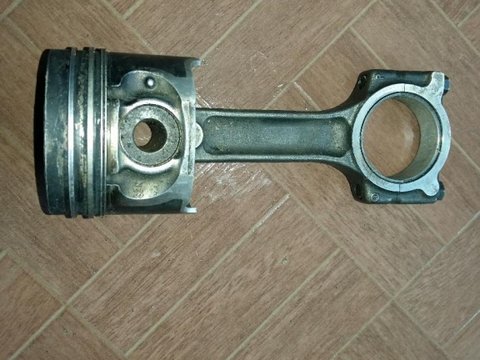 Piston OPEL ASTRA H 1.7 cdti