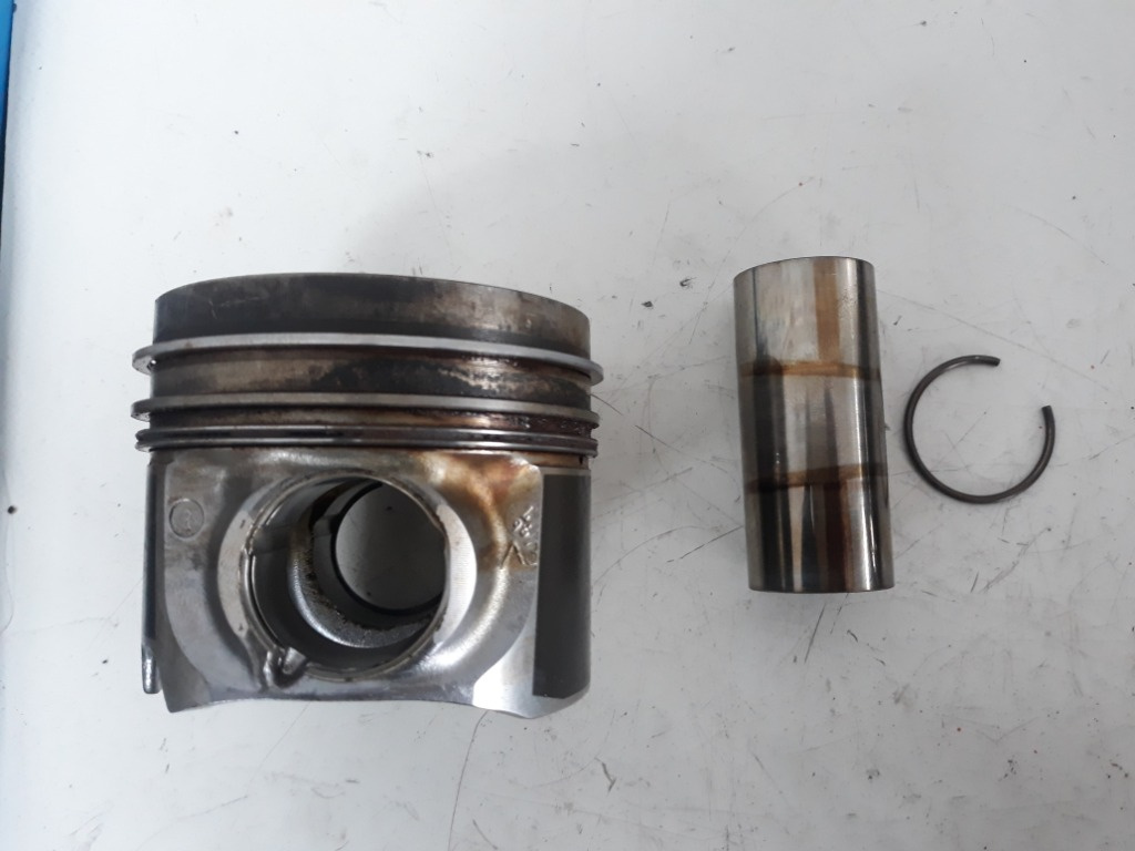 Piston / pistoane Q7 CASA / 3.0 TDI 2008 2009 2010 2011