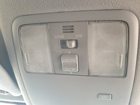 Plafoniera Lumini Lampa Iluminare Interior Habitaclu cu Buton Trapa Toyota Rav 4 XA30 2005 - 2013