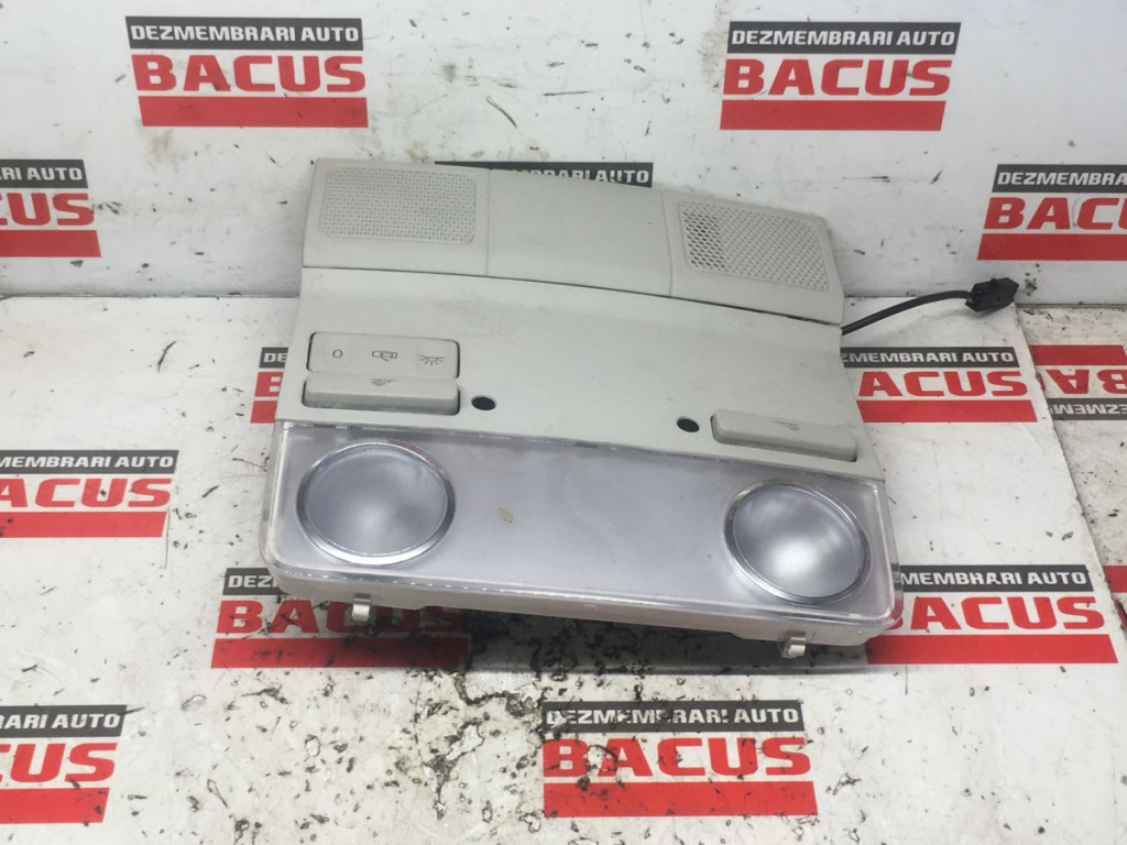 Plafoniera VW Passat B6 cod: 1k0947105