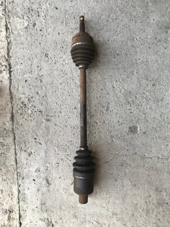 Planetara dreapta renault clio 2 1.4 benzina 1998 - 2001