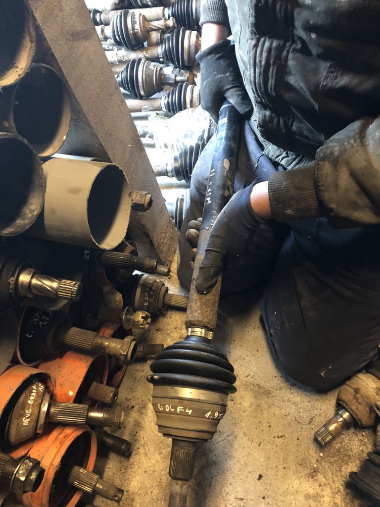 Planetara partea dreapta volkswagen golf 4 1.9 tdi motorizare alh