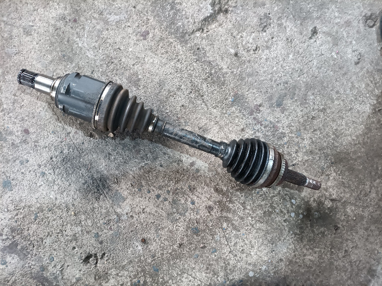 PLANETARA SCURTA STANGA TOYOTA COROLLA VERSO 1 2.0
