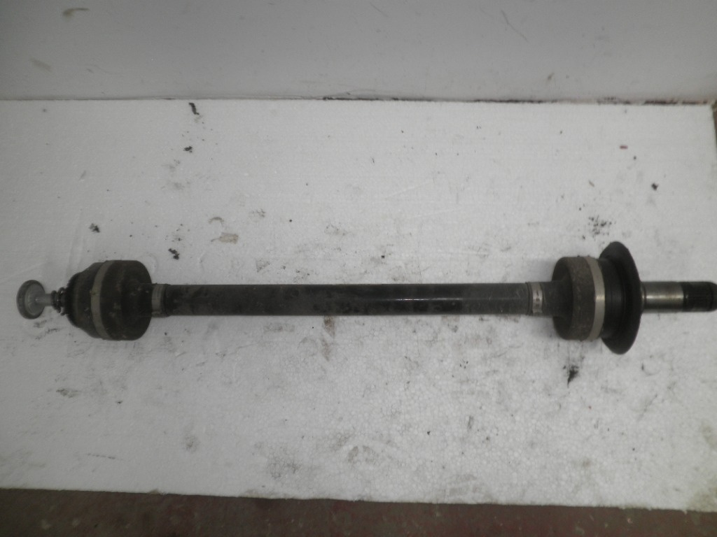 Planetara stanga spate BMW Seria 5 G30 530e 8686241