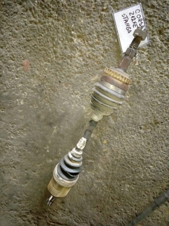 PLANETARA Stanga ARE UN BURDUF RUPT Opel Corsa C, 1.2i, motor Z12XE