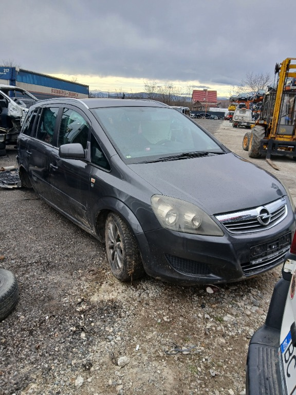 Plansā bord Opel zafira b an 2009