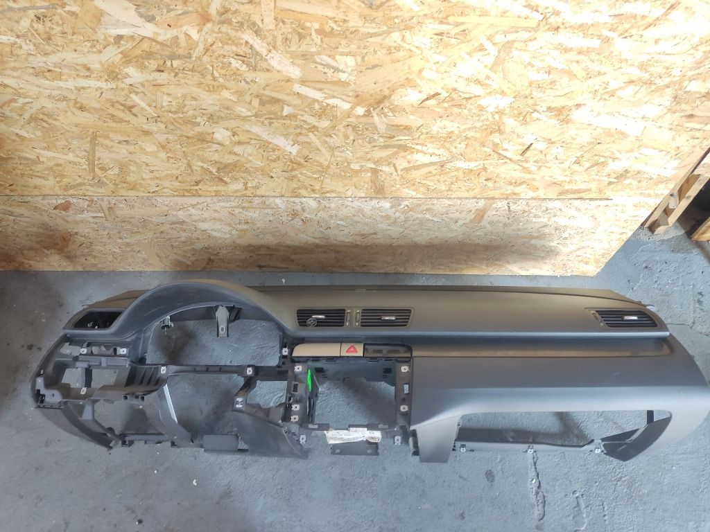 Plansa bord 3c1857003 Volkswagen VW Passat B6 [200