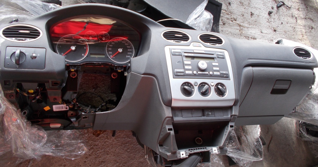Plansa bord + airbaguri Ford Focus 2, din 2007