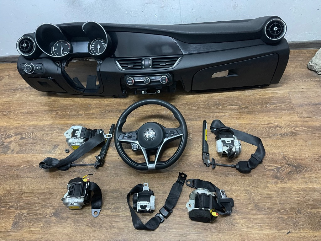 Plansa bord Alfa Romeo Giulia 2019 Trac