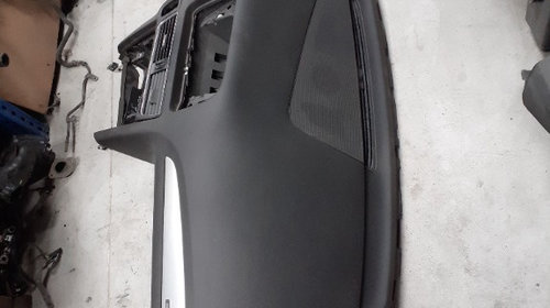 Plansa bord Audi Q5