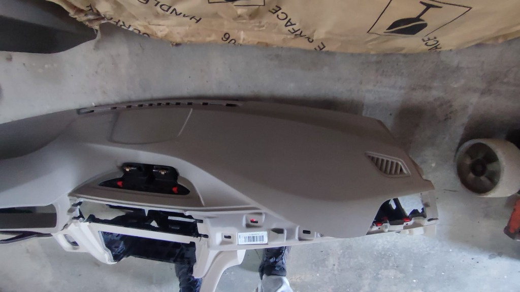 Plansa bord bej BMW F30 F31 cu airbag pa