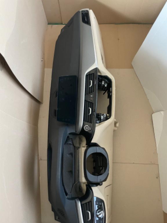 Plansa bord BMW seria 5 G30 G31 G38
