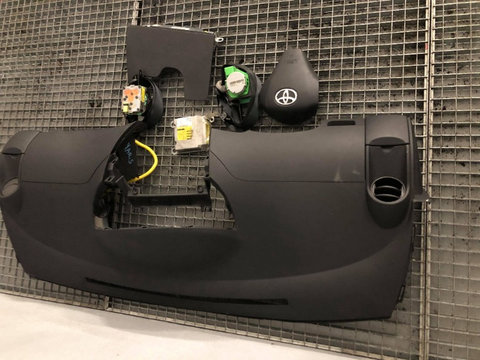 Plansa bord completa toyota yaris 2005-2010