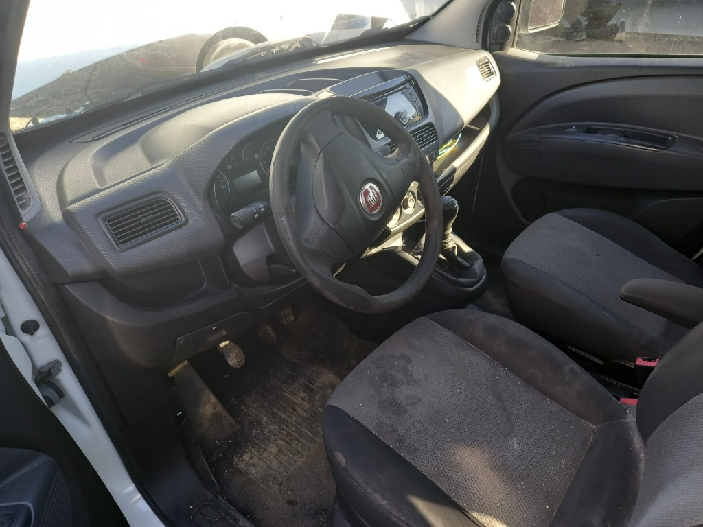 Plansa bord cu airbag Fiat Doblo an 2010