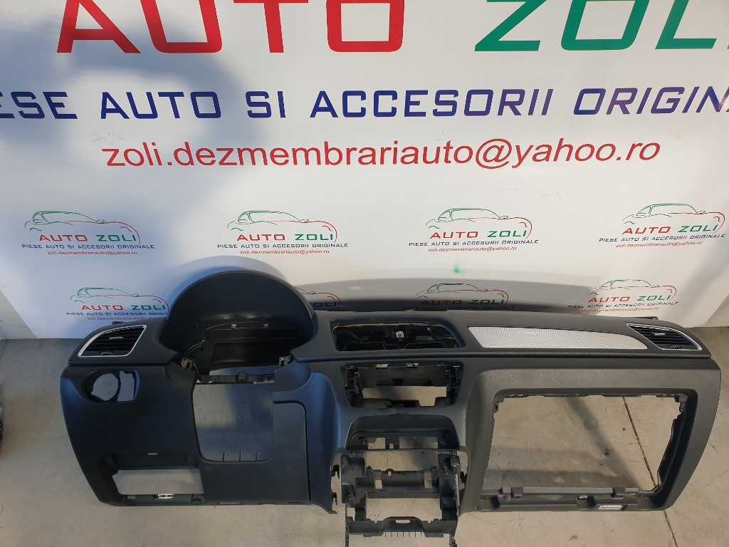 Plansa bord cu airbag pasager AUDI Q3 an 2012