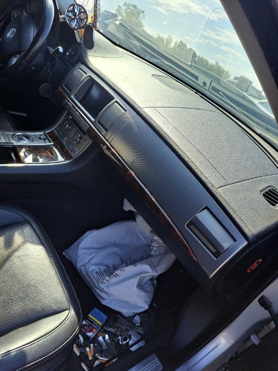 Plansa bord cu airbag si centuri Jaguar XF X250