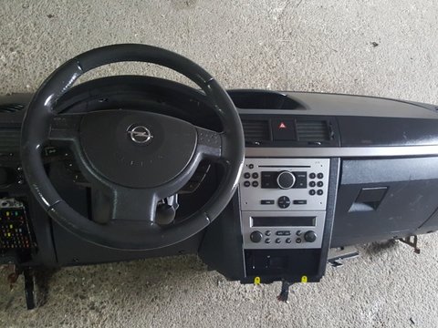 Plansa bord doar cu airbag Opel Meriva 2004 2005 2006