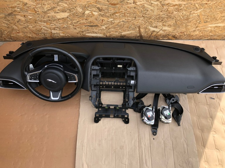Plansa bord Jaguar F Pace