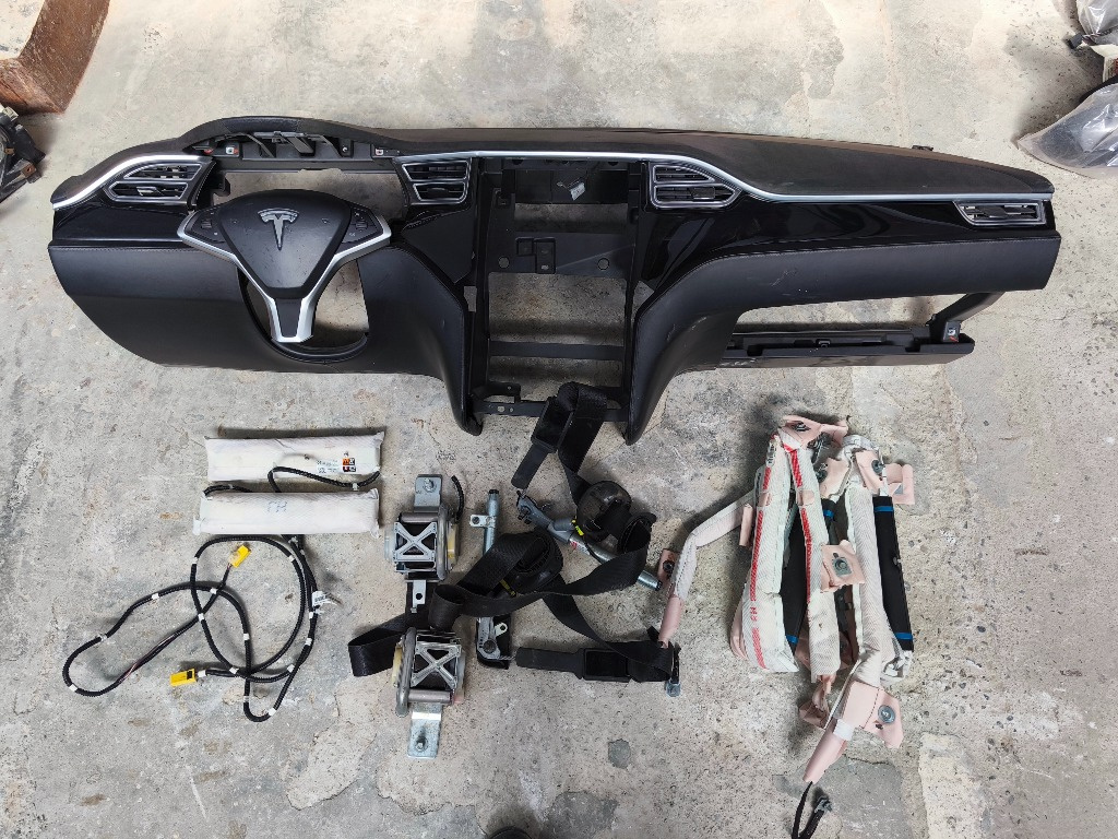 Plansa bord / kit airbag complet Tesla model s
