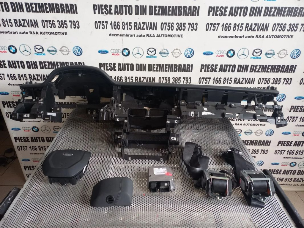 Plansa Bord Kit Airbag Land Rover Discovery Sport Centuri Modul Airbag Airbag Land Rover Discovery Sport Mic Defect - Dezmembrari Arad