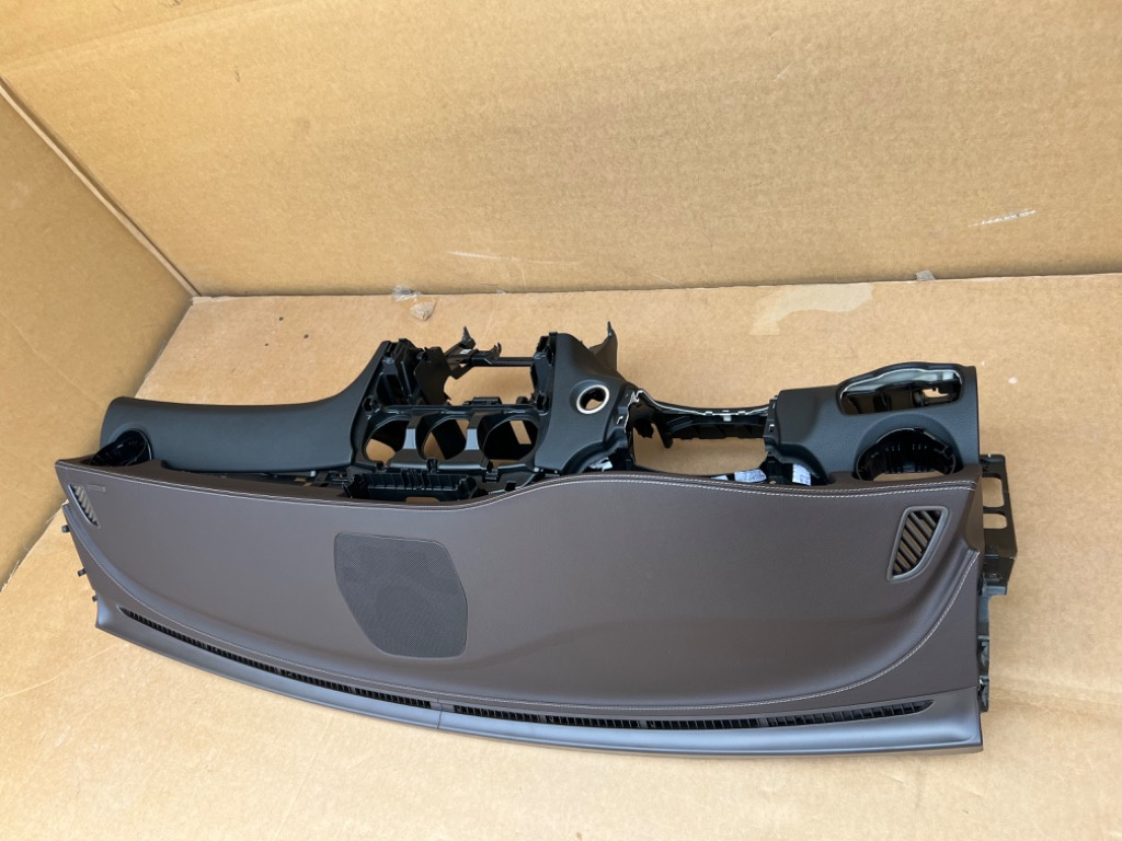 Plansa bord maro din piele Mercedes GLC / coupe la 0 km fara airbag A2536803802