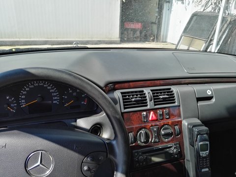 PLANSA BORD Mercedes E220 cdi w210
