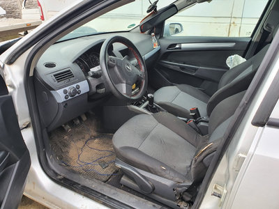Plansa bord Opel Astra H 2005 combi 1.7 d