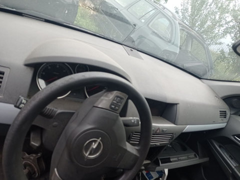 Plansa Bord Opel Astra H