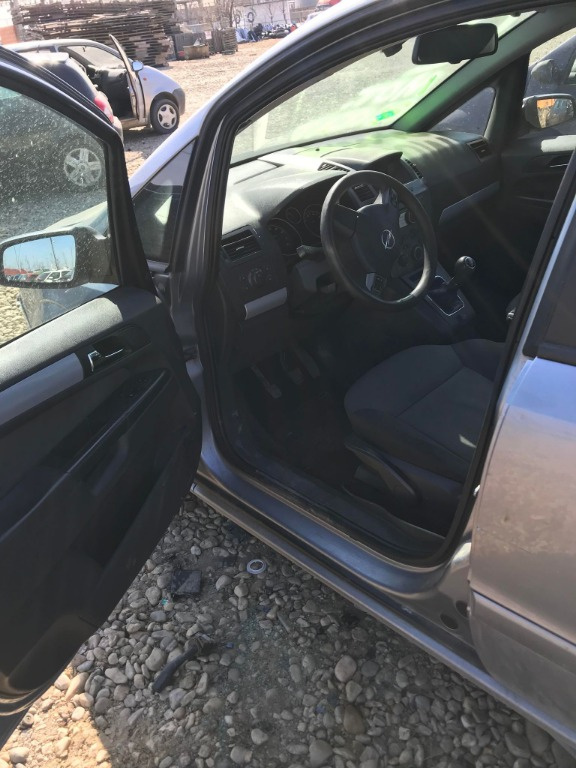 Plansa bord Opel Zafira B 2006 VAN 1600