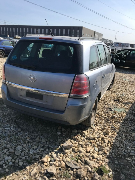 Plansa bord Opel Zafira B 2006 VAN 1600