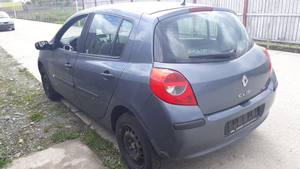 Plansa bord Renault Clio III 2008 HATCHB