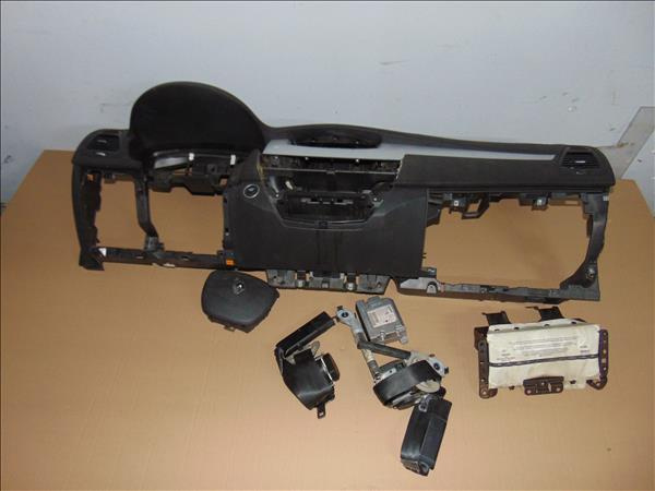 Plansa Bord RENAULT LAGUNA III (BT0-1) 2.0 16V (BT05, BT0F, BT0W) M4R 704