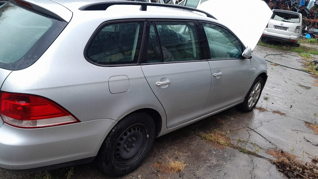 Plansa bord VOLKSWAGEN GOLF V 1.9 TDI BL